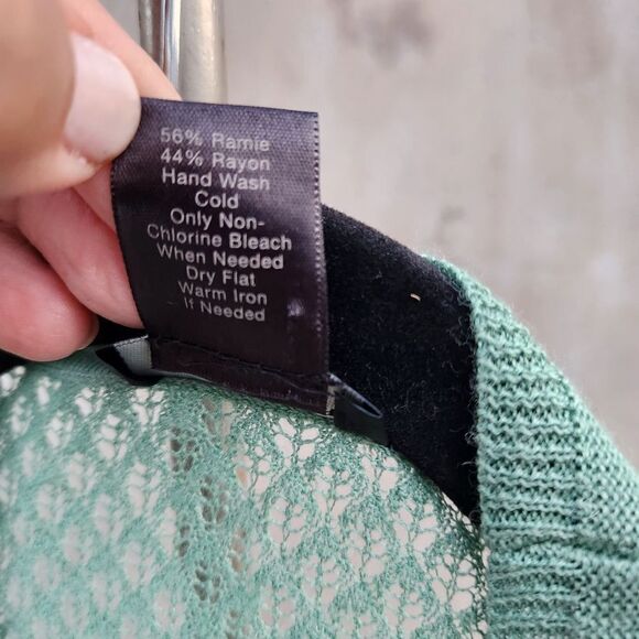 Ann Taylor paper thin crochet cardigan sage - Picture 3 of 4